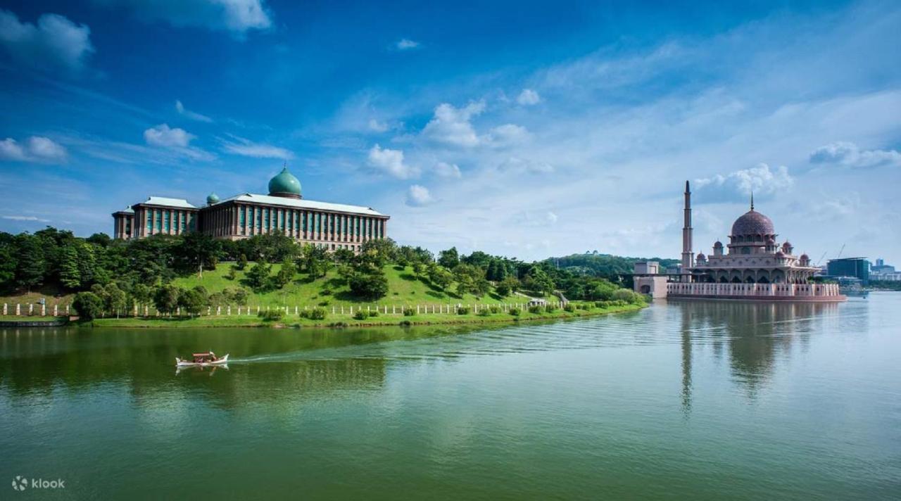 Putrajaya Dwiputra 6 Plus 1 Pax Blissful Fully Air-Con Suite מראה חיצוני תמונה